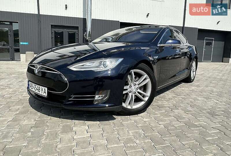 Tesla Model s (2013)