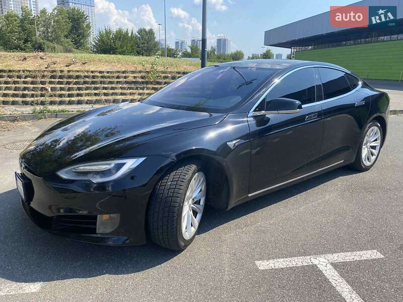 Tesla Model s (2016)