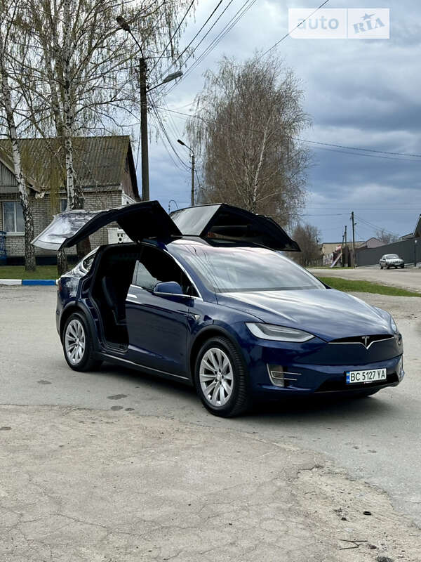 Tesla Model x (2018)