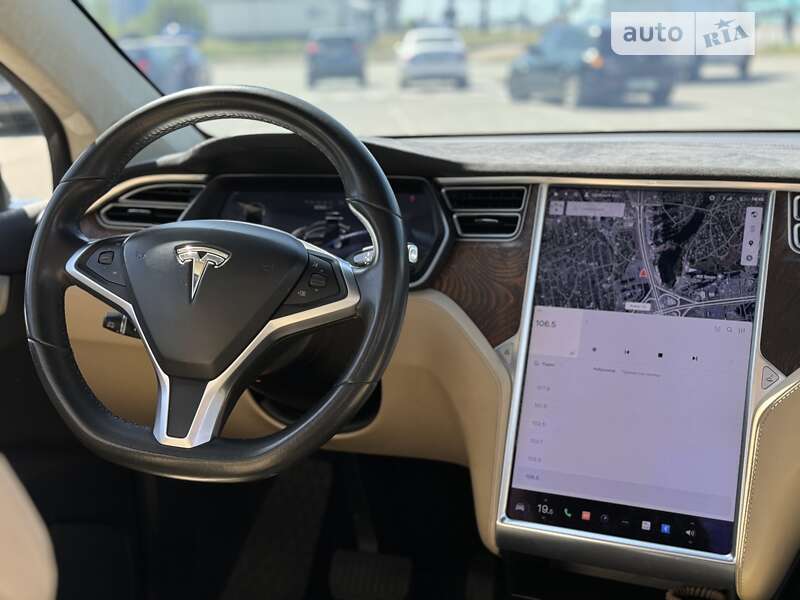 Tesla Model x (2017)