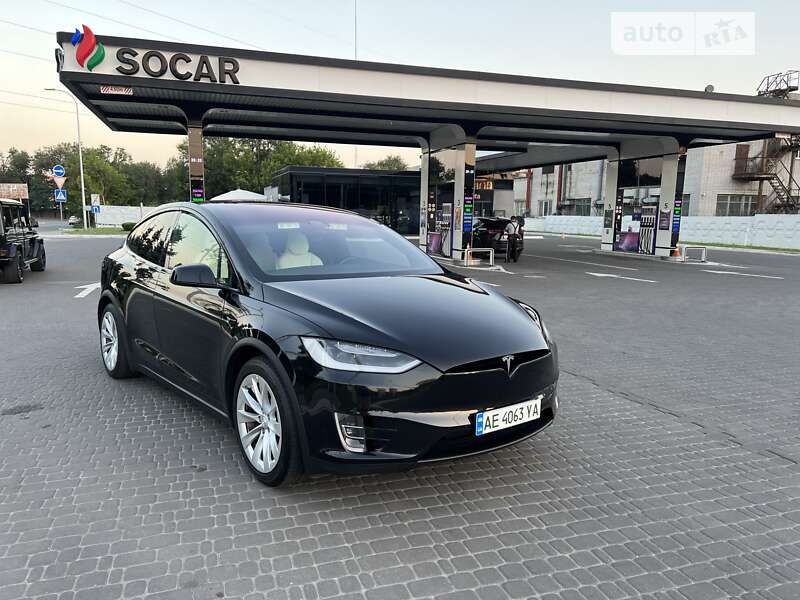 Tesla Model x 75d (2017)