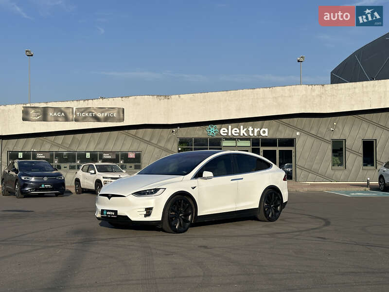 Tesla Model x (2019)