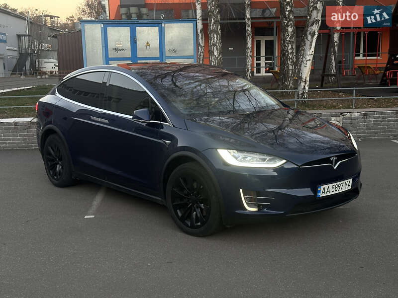 Tesla Model x (2016)