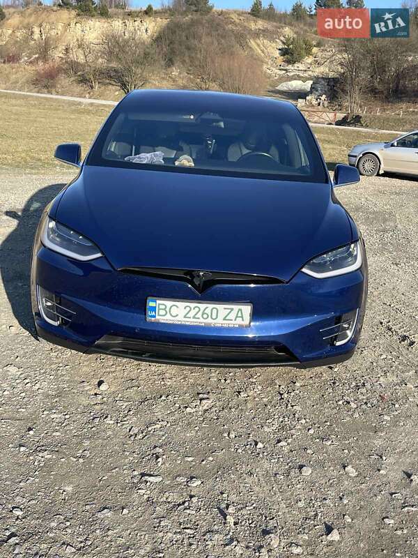 Tesla Model x (2018)