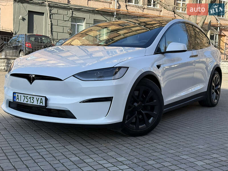 Tesla Model x (2024)
