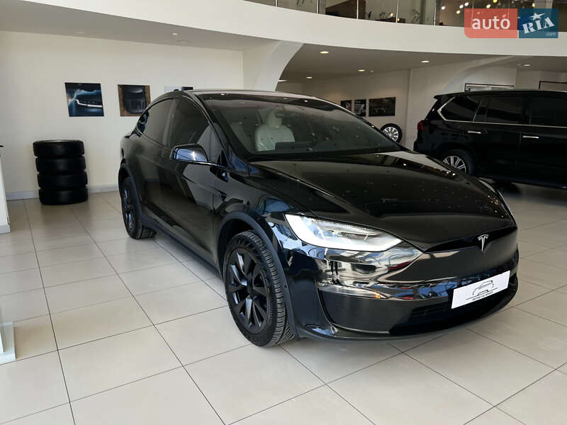Tesla Model x (2022)