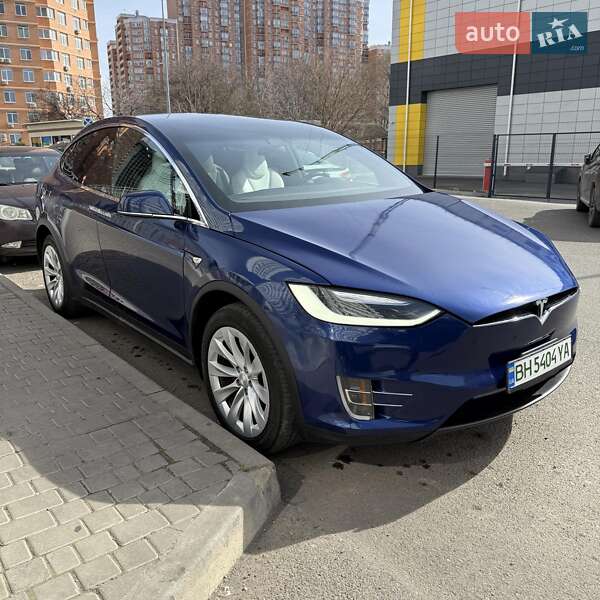 Tesla Model x (2016)