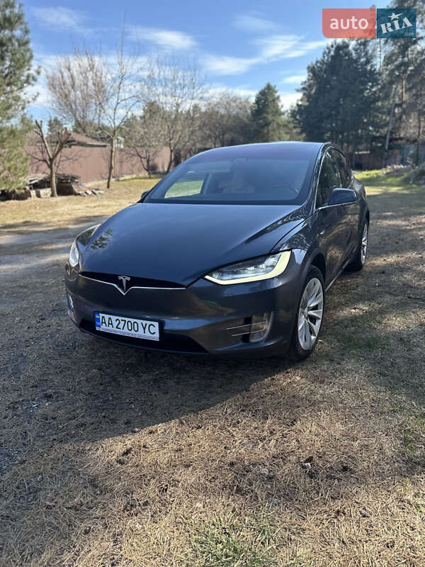 Tesla Model x (2018)