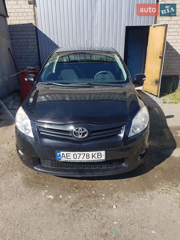 Toyota Auris (2010)