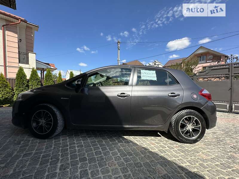 Toyota Auris (2011)