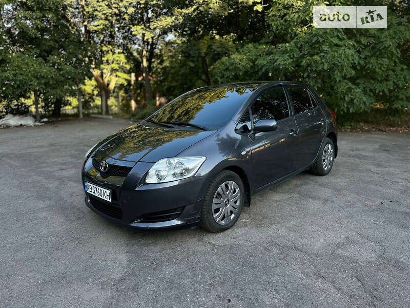 Toyota Auris (2007)