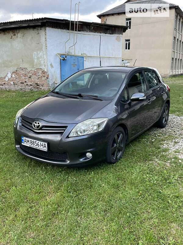 Toyota Auris (2010)