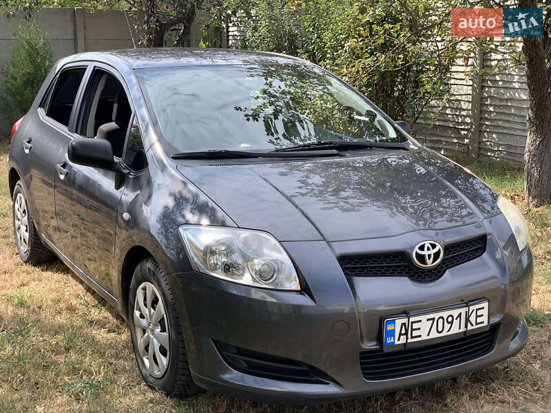 Toyota Auris (2007)