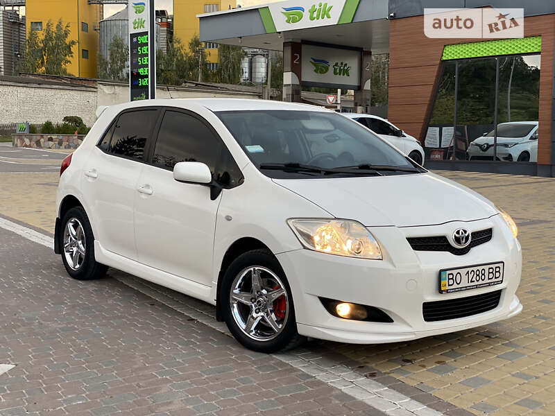 Toyota Auris (2008)