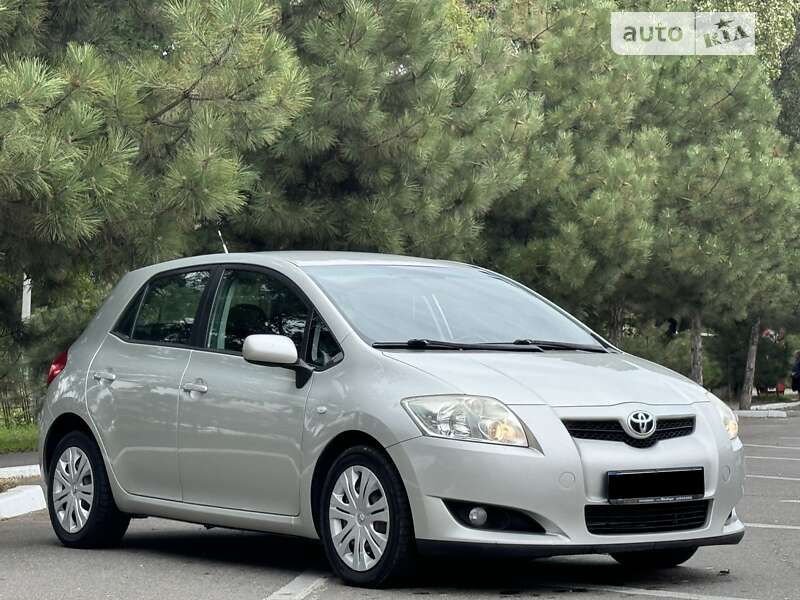 Toyota Auris (2007)