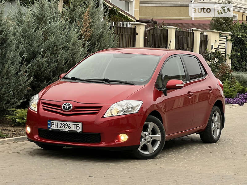 Toyota Auris (2011)