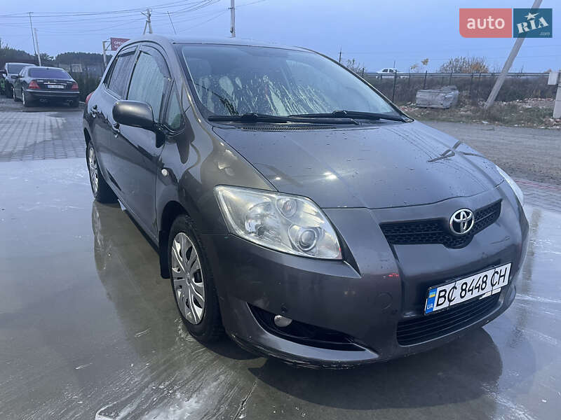 Toyota Auris (2007)