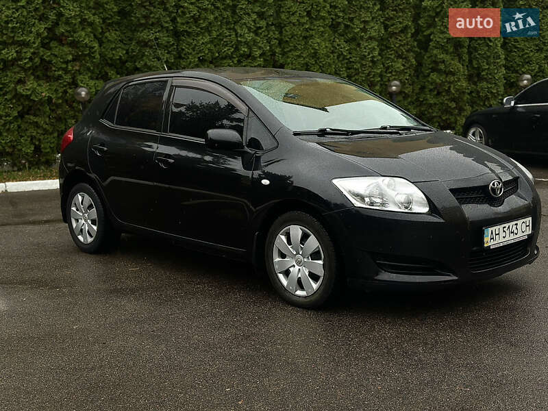 Toyota Auris (2007)