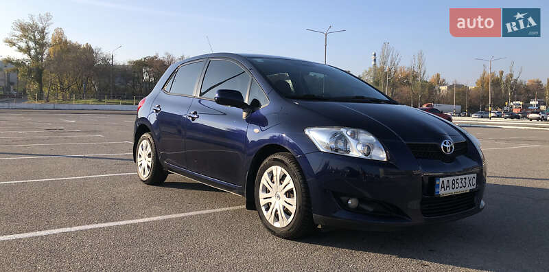 Toyota Auris (2008)