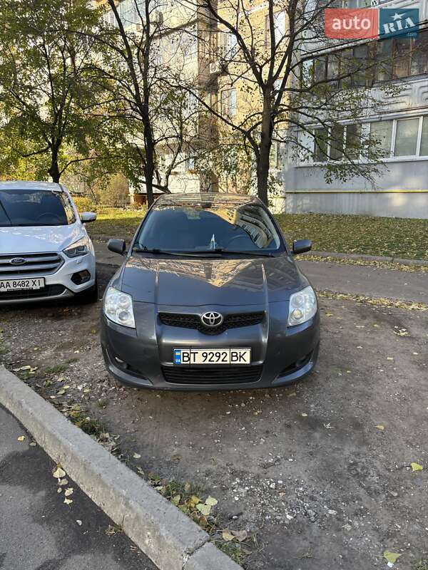 Toyota Auris (2007)