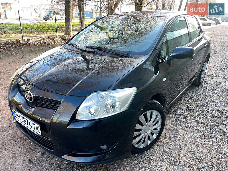 Toyota Auris (2007)