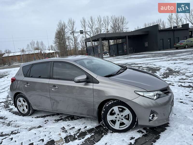 Toyota Auris (2012)