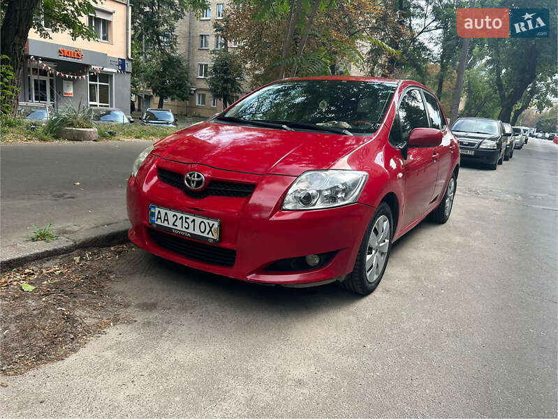 Toyota Auris (2007)