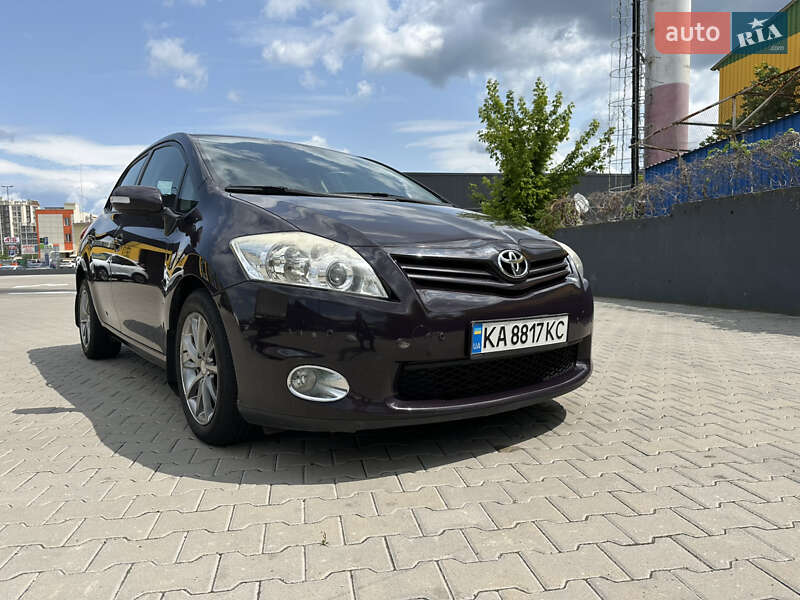 Toyota Auris (2010)