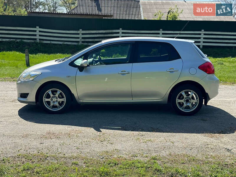 Toyota Auris (2007)