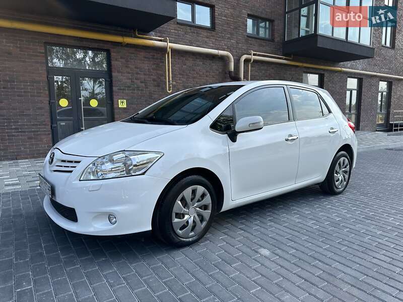 Toyota Auris (2011)