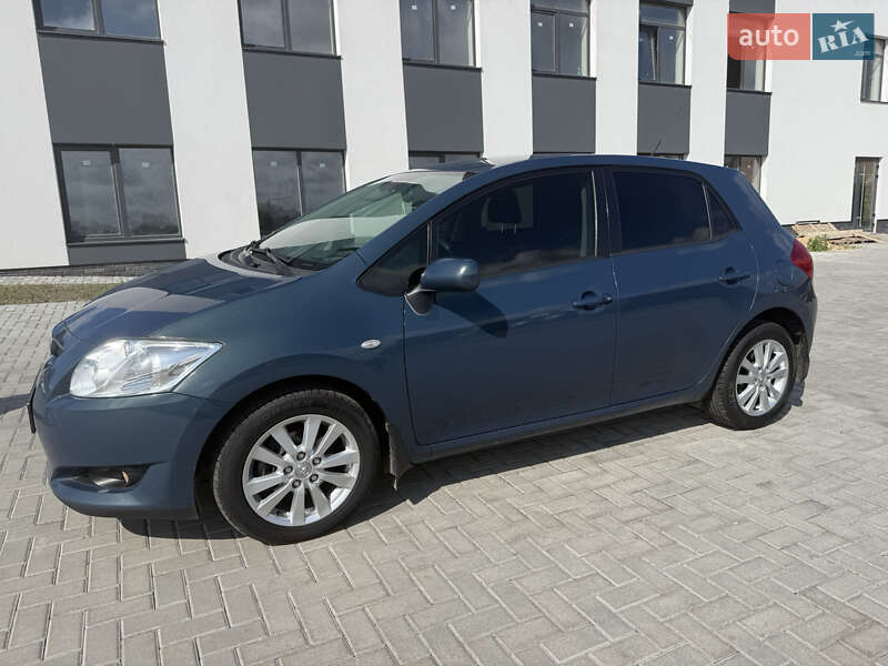 Toyota Auris (2008)