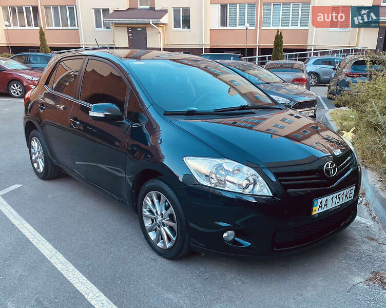 Toyota Auris (2011)