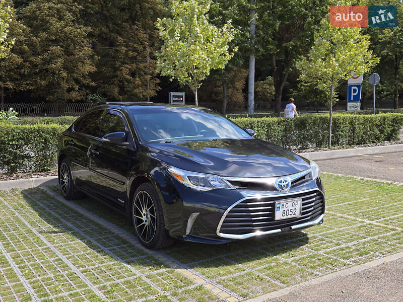 Toyota Avalon hybrid limited (2015)