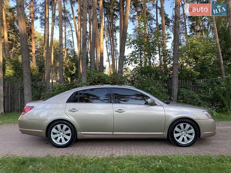 Toyota Avalon (2007)