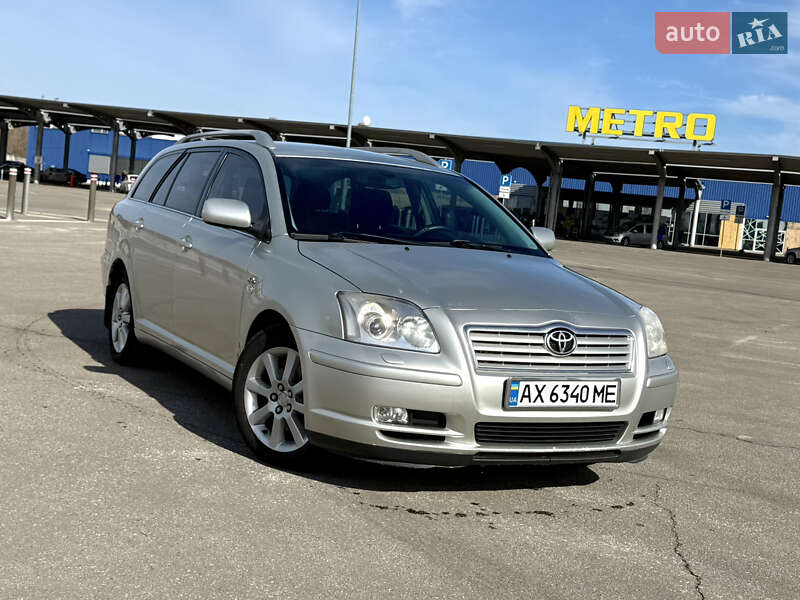 Toyota Avensis (2003)