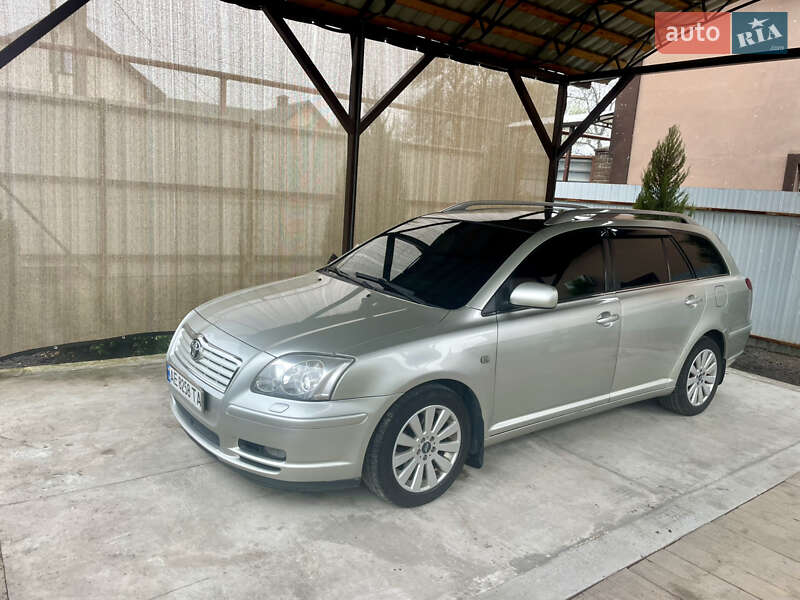 Toyota Avensis (2003)
