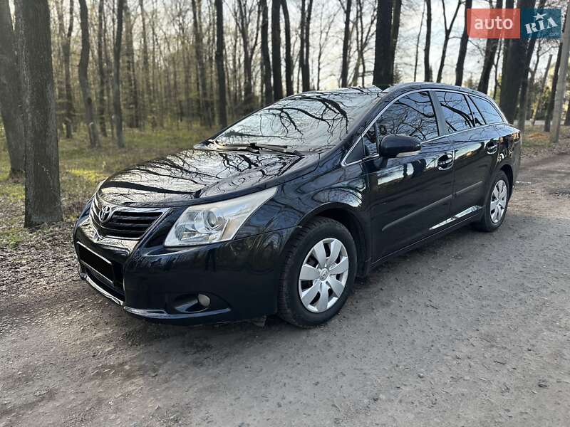 Toyota Avensis (2010)