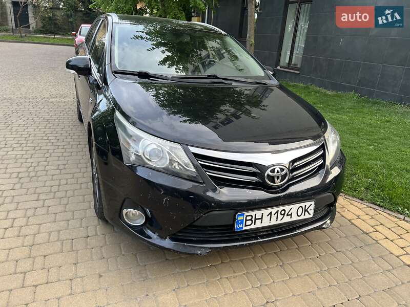 Toyota Avensis (2013)