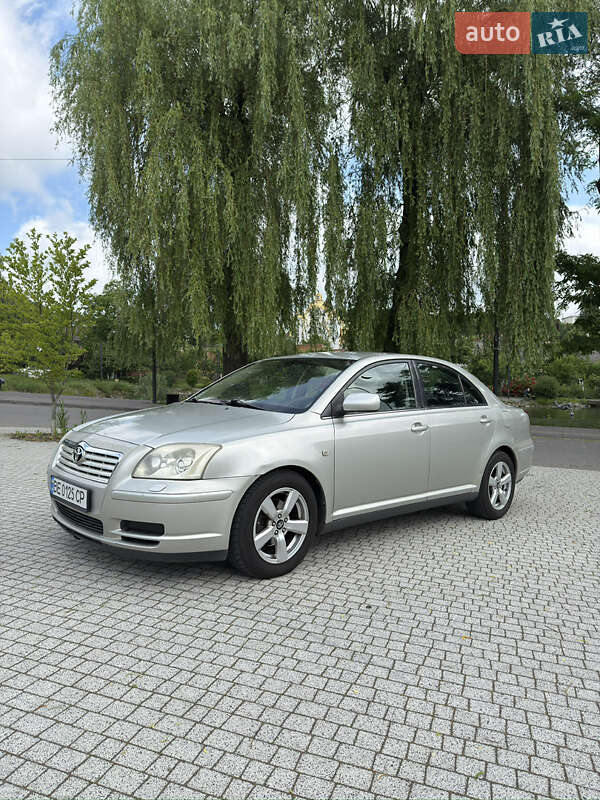 Toyota Avensis (2003)