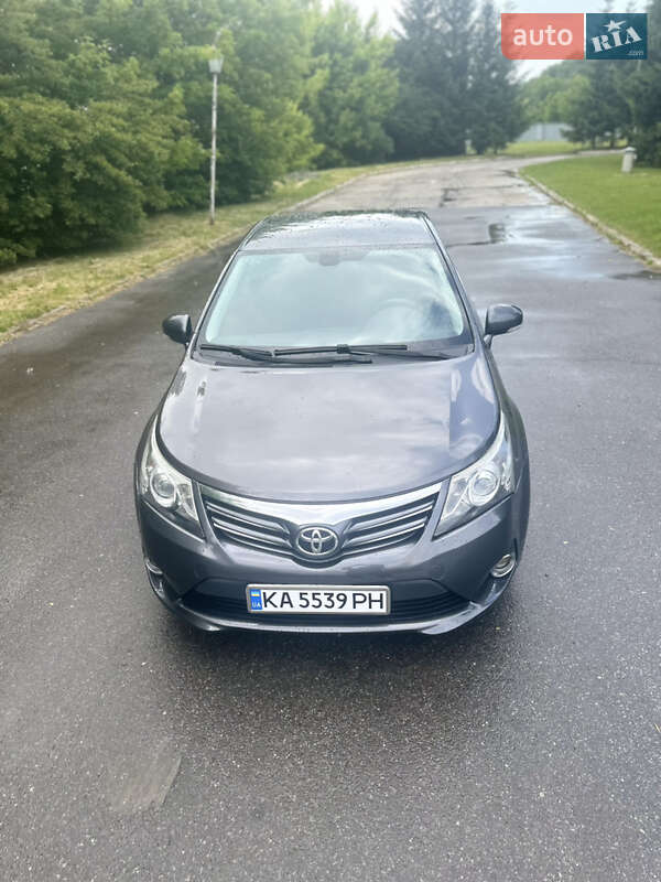 Toyota Avensis (2013)
