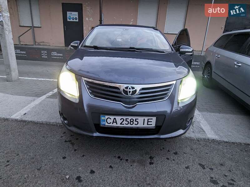 Toyota Avensis (2011)
