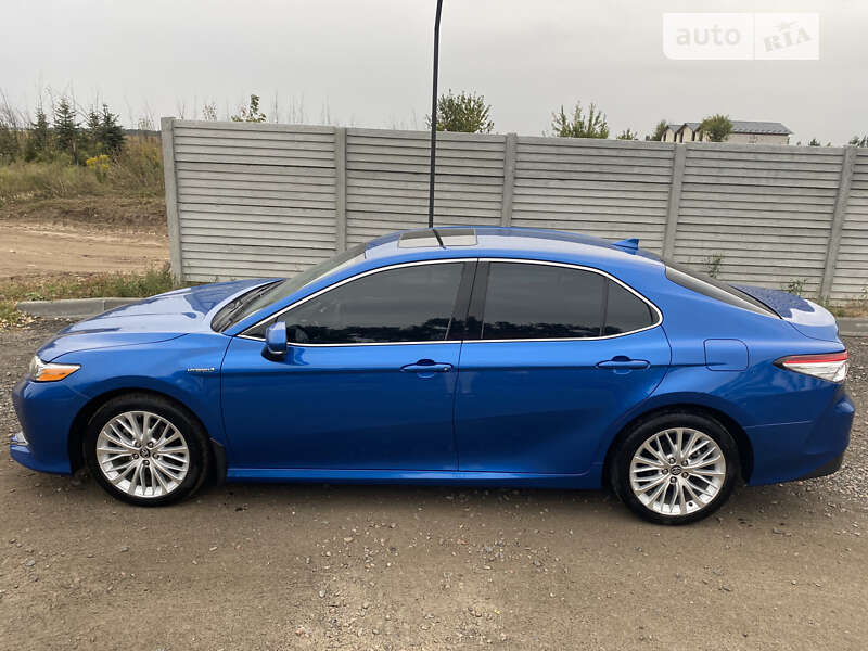 Toyota Camry (2019)