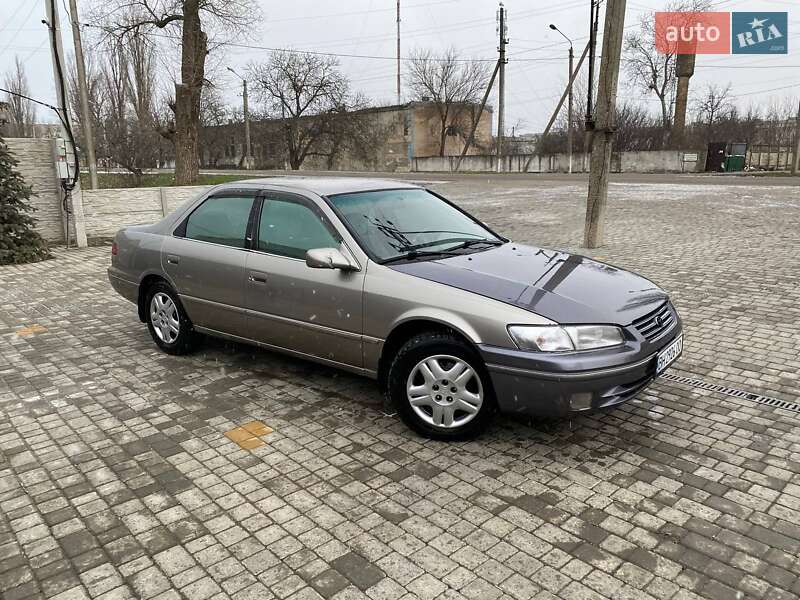 Toyota Camry (1999)