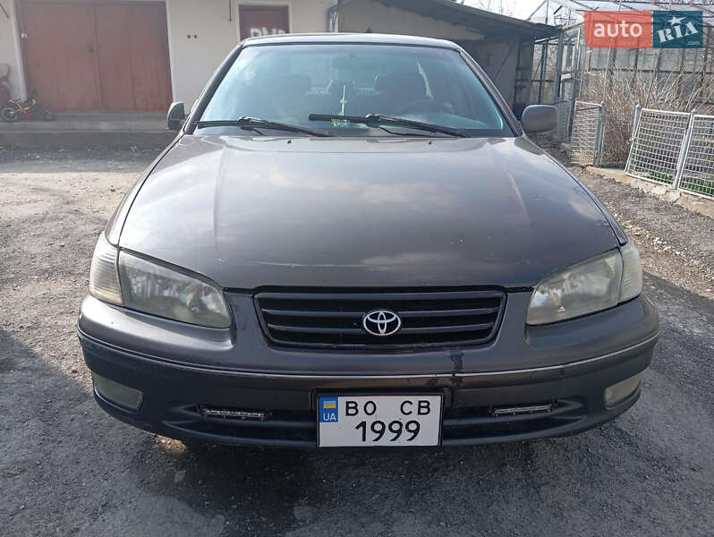 Toyota Camry (2000)