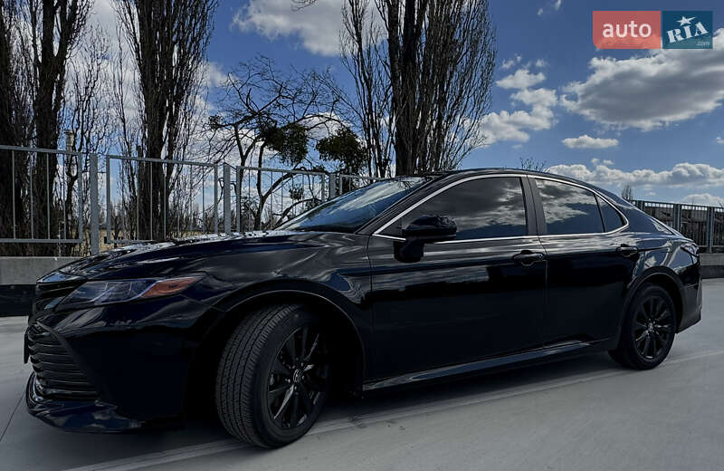 Toyota Camry (2020)