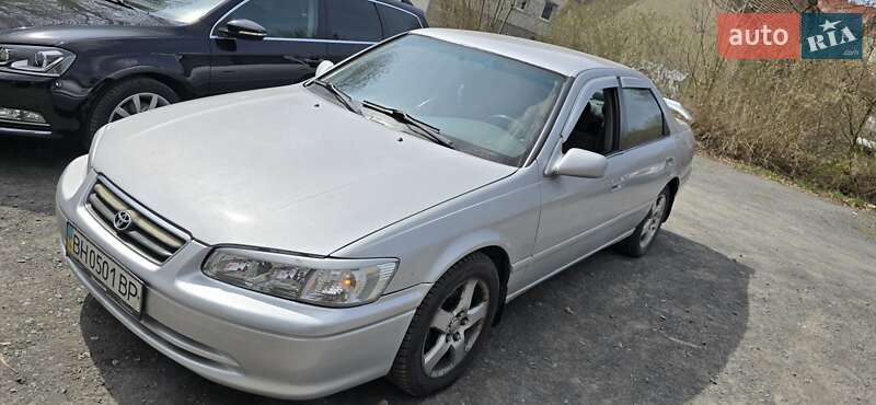 Toyota Camry (2000)