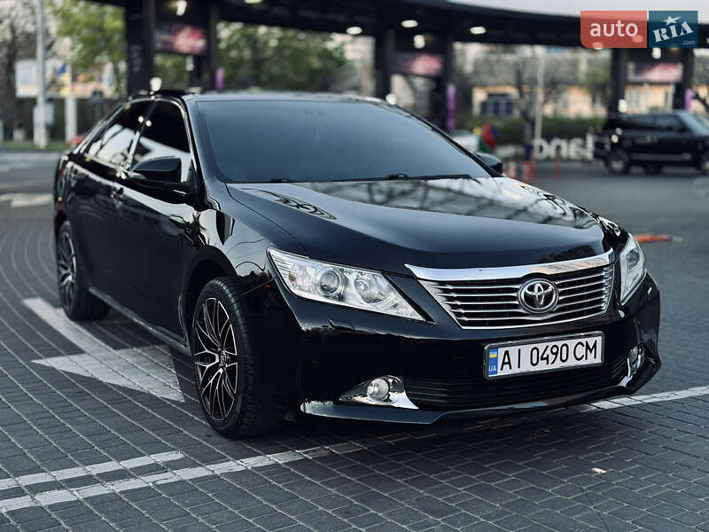 Toyota Camry (2012)