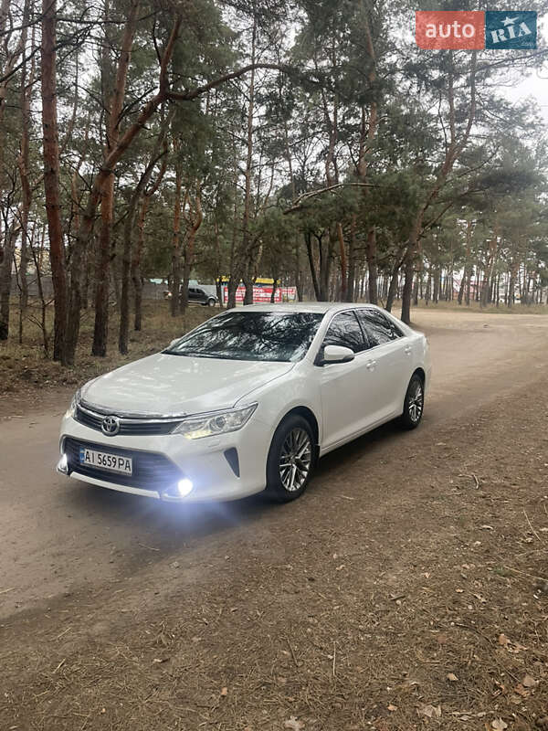 Toyota Camry (2014)
