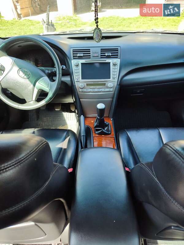 Toyota Camry (2011)