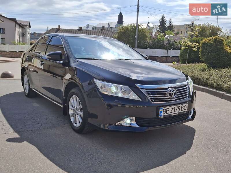 Toyota Camry (2014)
